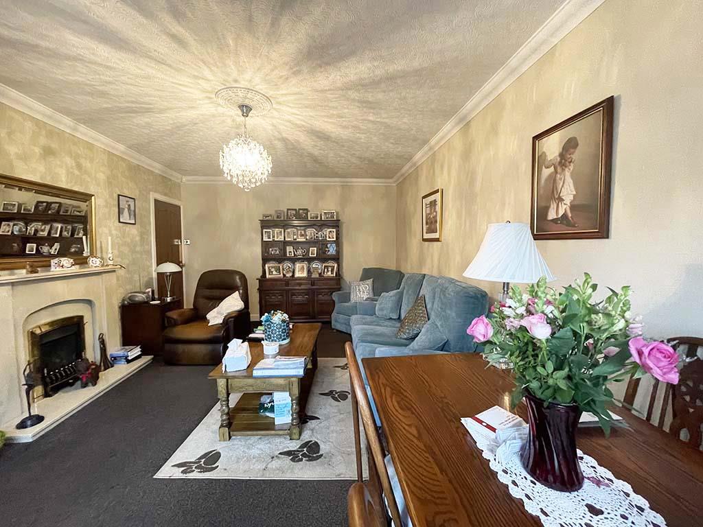2 bedroom detached bungalow SSTC in Barnoldswick - IMG_7386.jpg